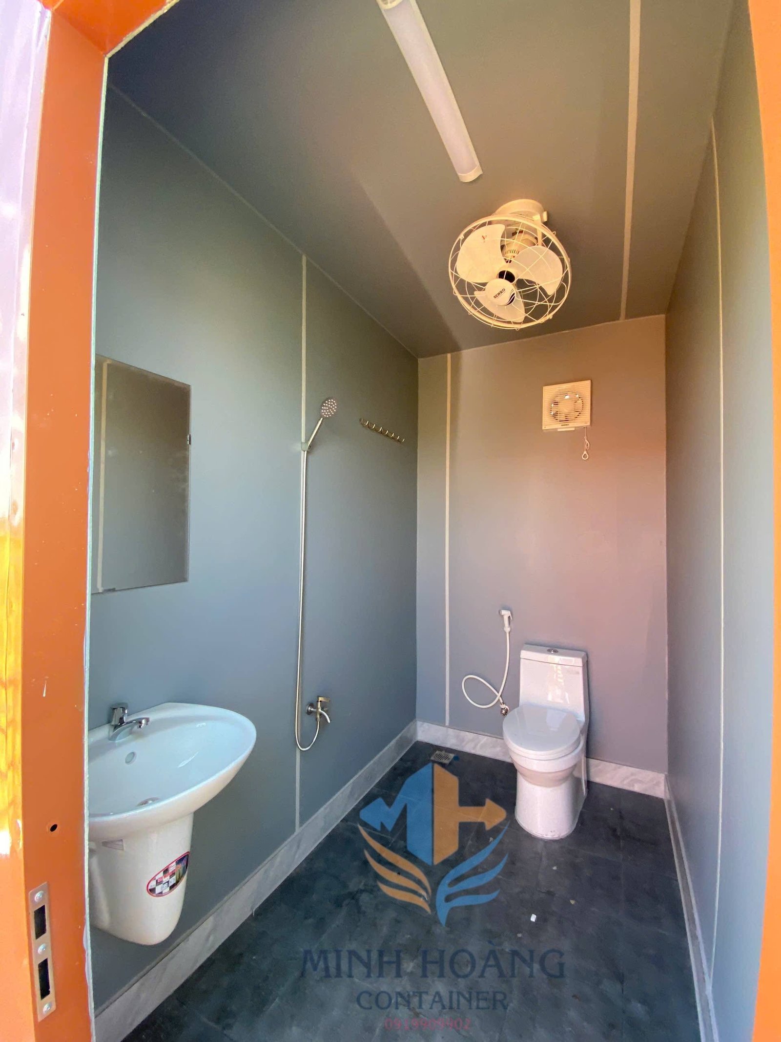 Container Toilet 10 Feet Nâu Chia 2 Phòng